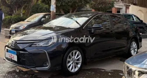 تويوتا كورولا 2021 أسود مستعملة للبيع - 2