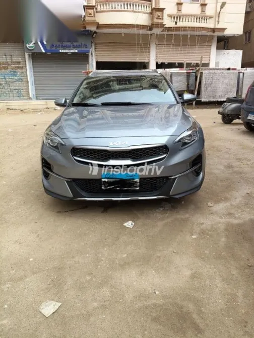 كيا اكسيد 2022 فضي مستعملة للبيع - 1