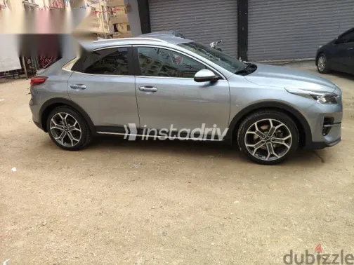 كيا اكسيد 2022 فضي مستعملة للبيع - 3