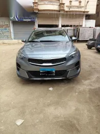 كيا اكسيد 2022 فضي مستعملة للبيع
