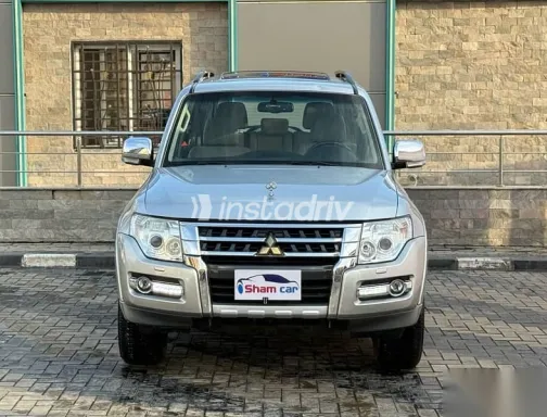 Mitsubishi Pajero 2018 Silver Used for Sale - 2