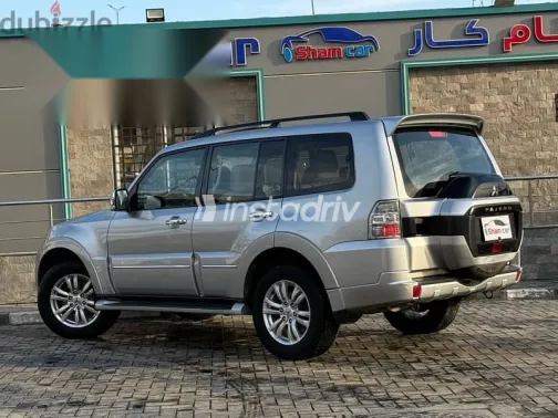 Mitsubishi Pajero 2018 Silver Used for Sale - 4
