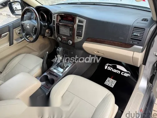 Mitsubishi Pajero 2018 Silver Used for Sale - 6