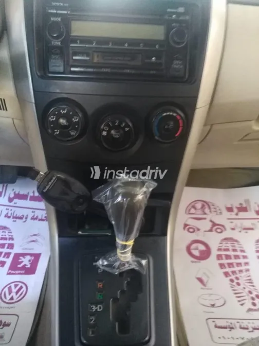 تويوتا كورولا 2008 أبيض مستعملة للبيع - 1