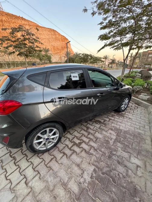Ford Fiesta 2018 White Used for Sale - 3