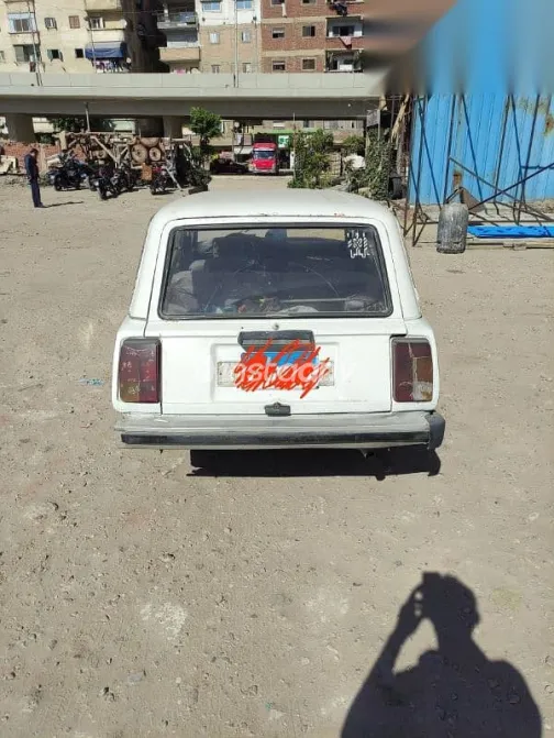 لادا 2104 1988 أبيض مستعملة للبيع - 2