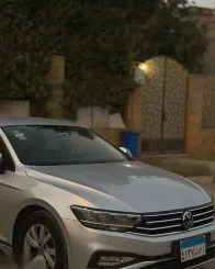 فولكس فاغن باسات 2021 فضي مستعملة للبيع