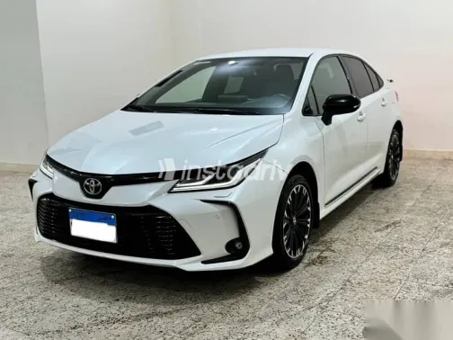 تويوتا كورولا 2022 أبيض مستعملة للبيع - 3