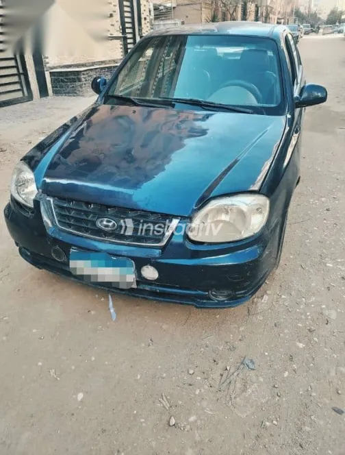 هيونداي فيرنا 2009 أزرق غامق مستعملة للبيع - 2