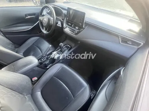 تويوتا كورولا 2021 فضي مستعملة للبيع - 6