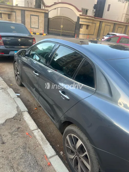 رينو ميجان 2020 أبيض مستعملة للبيع - 4