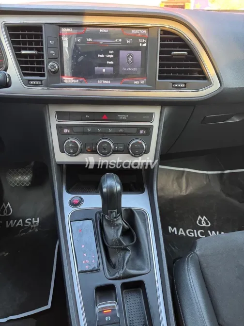 سيات ليون 2020 أبيض مستعملة للبيع - 3