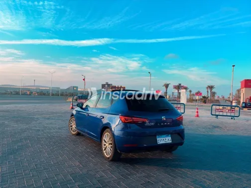 سيات ليون 2020 أبيض مستعملة للبيع - 4