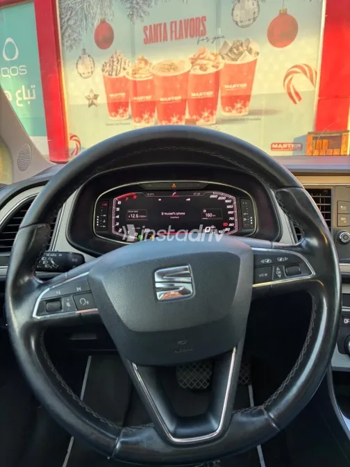 سيات ليون 2020 أبيض مستعملة للبيع - 8