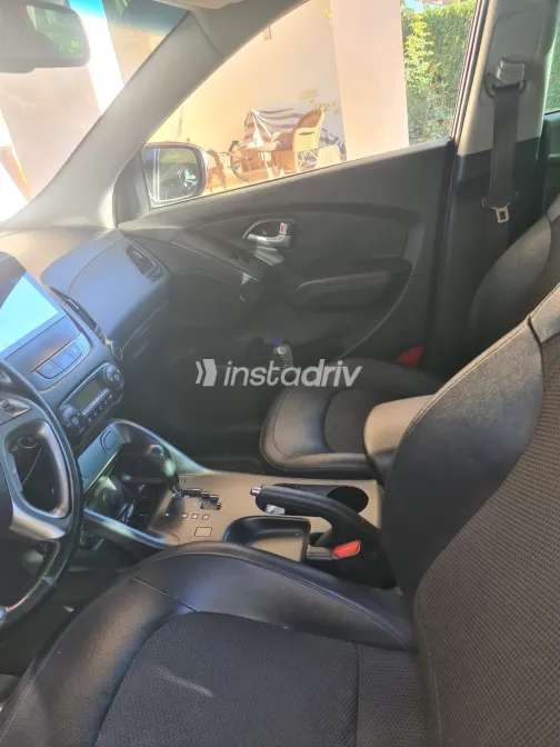 هيونداي IX 35 2015 أبيض مستعملة للبيع - 4