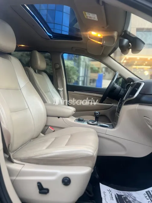 Jeep Grand Cherokee 2017 White Used for Sale - 9