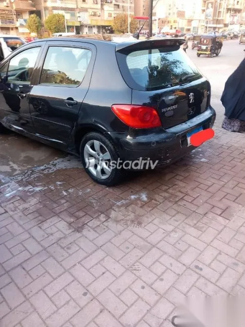 بيجو 307 2007 أسود مستعملة للبيع - 4