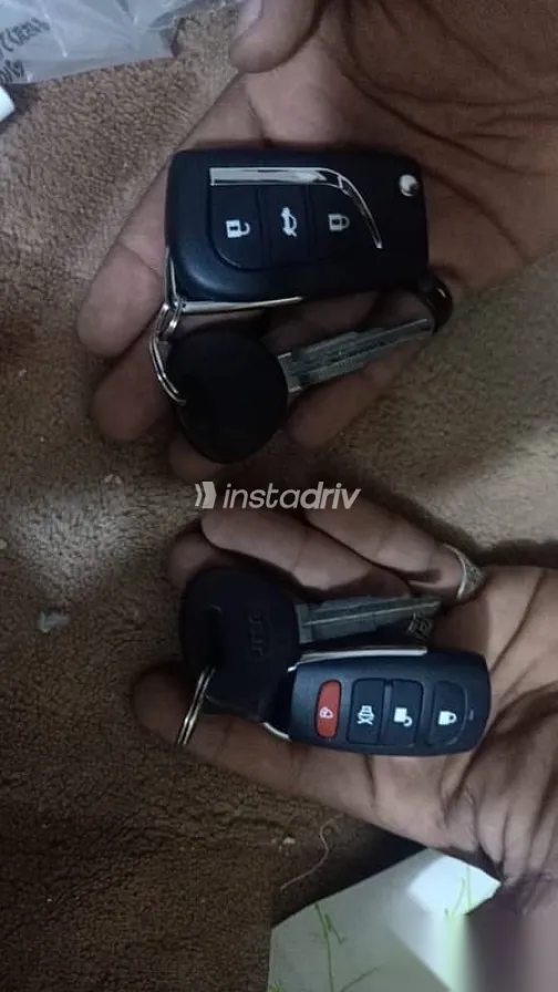 Hyundai Accent 2005 White Used for Sale - 1