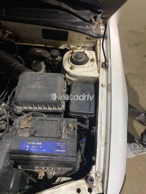 Hyundai Accent 2005 White Used for Sale - 3