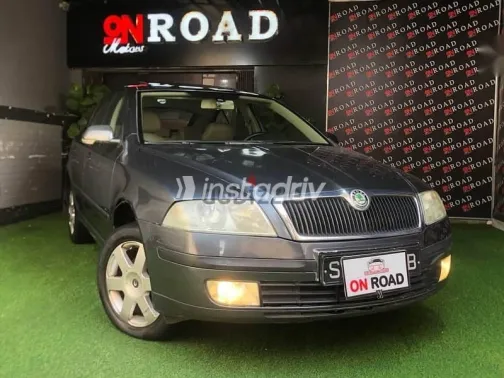 سكودا اوكتافيا 2009 أزرق غامق مستعملة للبيع - 5