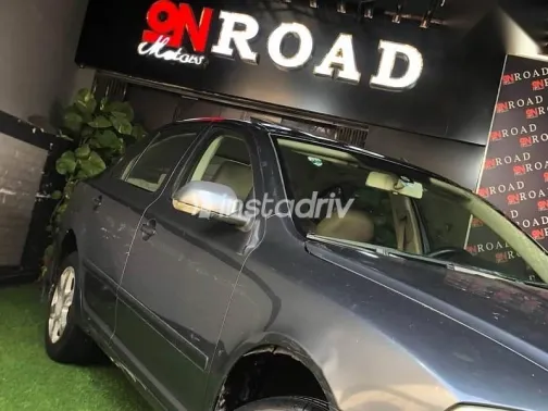 سكودا اوكتافيا 2009 أزرق غامق مستعملة للبيع - 6