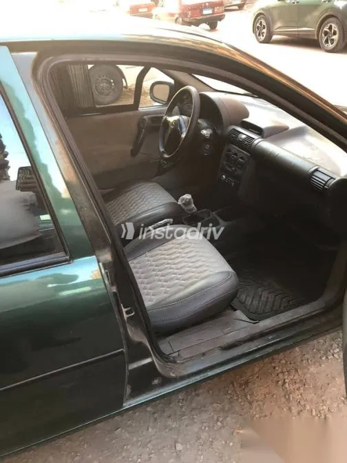 اوبل كورسا 1994 أخضر مستعملة للبيع - 2