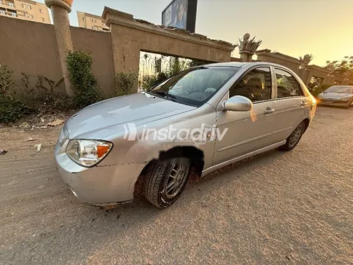 كيا سيراتو 2005 فضي مستعملة للبيع - 1
