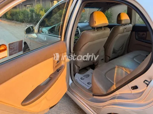 كيا سيراتو 2005 فضي مستعملة للبيع - 3