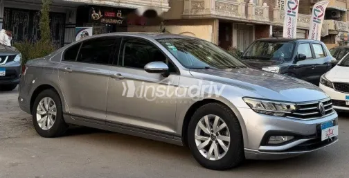 فولكس فاغن باسات 2021 رمادي مستعملة للبيع - 2