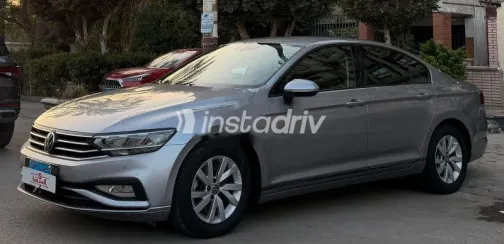 فولكس فاغن باسات 2021 رمادي مستعملة للبيع - 3