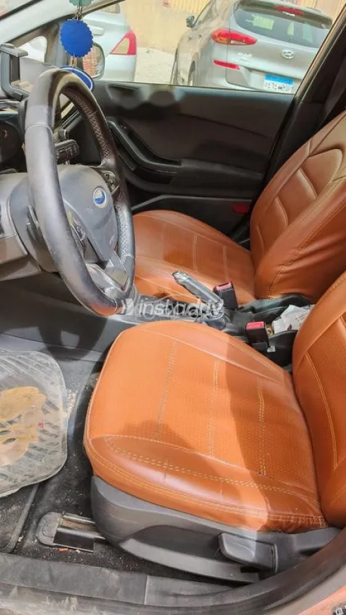 فورد فيستا 2019 أبيض مستعملة للبيع - 2