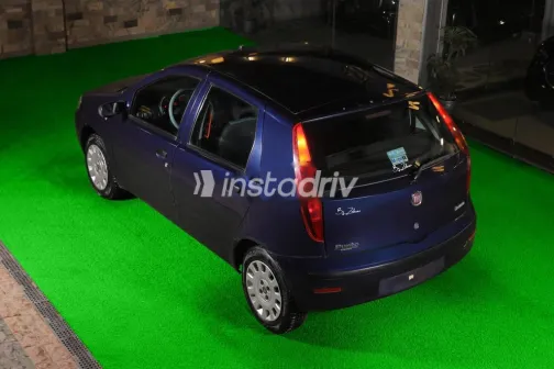 فيات بونتو 2010 أزرق غامق مستعملة للبيع - 4