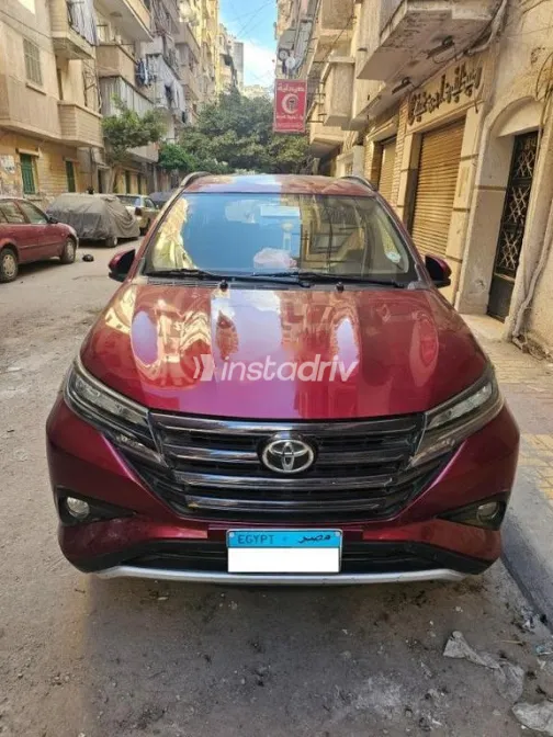 تويوتا رش 2020 أبيض مستعملة للبيع - 3