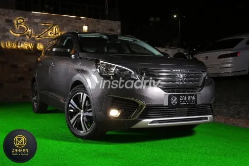 بيجو 5008 2020 رمادي مستعملة للبيع - 3