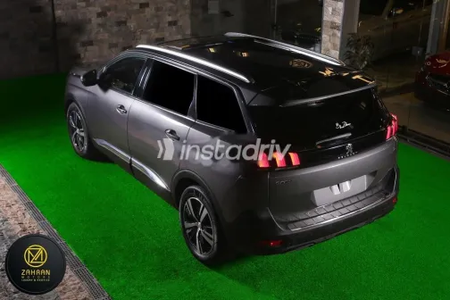 بيجو 5008 2020 رمادي مستعملة للبيع - 5