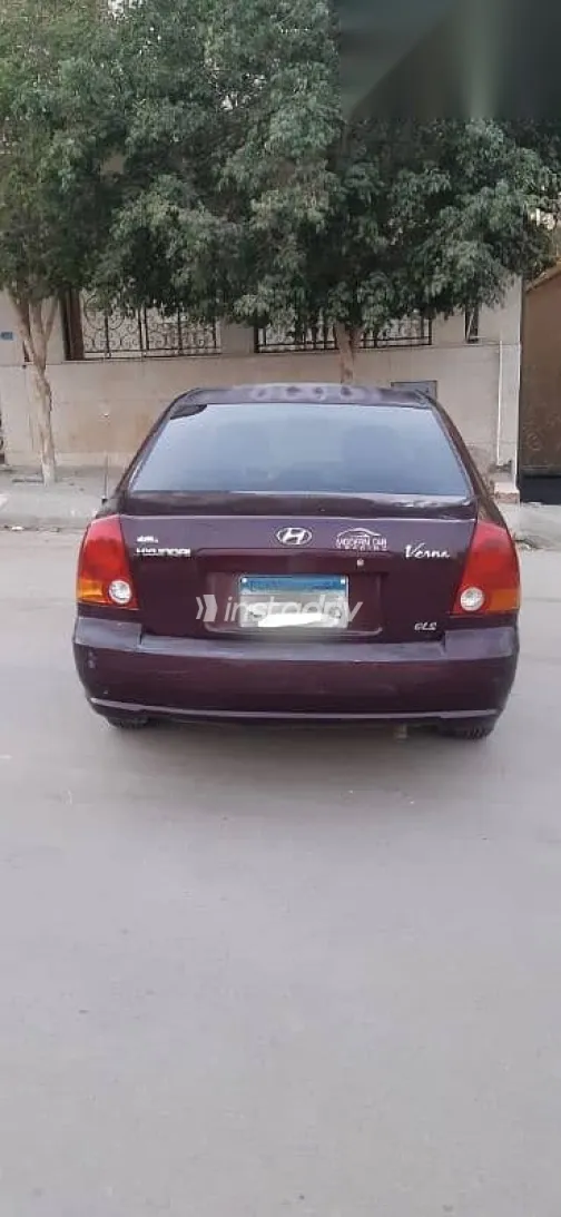 Hyundai Verna 2012 Burgundy Used for Sale - 3