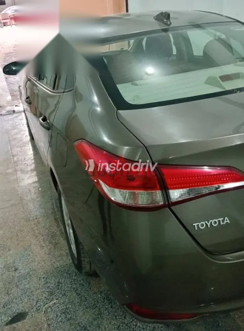 تويوتا ياريس 2020 بني مستعملة للبيع - 5