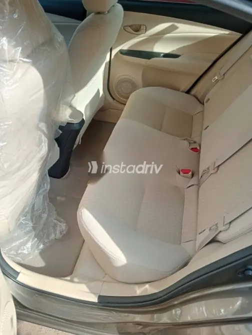 تويوتا ياريس 2020 بني مستعملة للبيع - 9