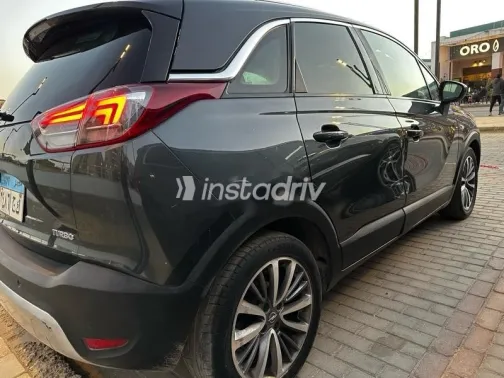 اوبل كروس لاند 2018 رمادي مستعملة للبيع - 1