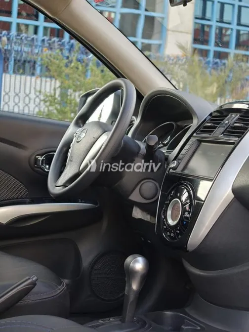 نيسان صنى 2022 فضي مستعملة للبيع - 5