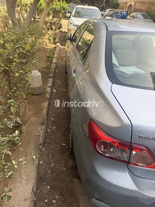 تويوتا كورولا 2013 سماوي مستعملة للبيع - 4