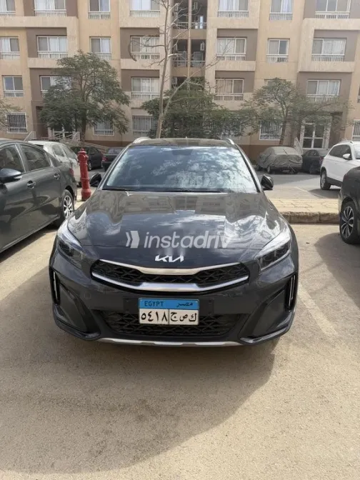 كيا اكسيد 2025 أبيض مستعملة للبيع - 1