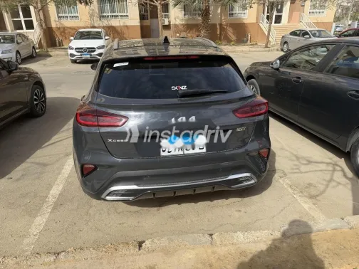 كيا اكسيد 2025 أبيض مستعملة للبيع - 3