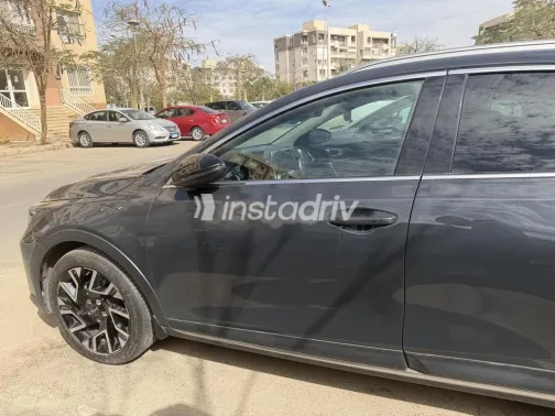 كيا اكسيد 2025 أبيض مستعملة للبيع - 5