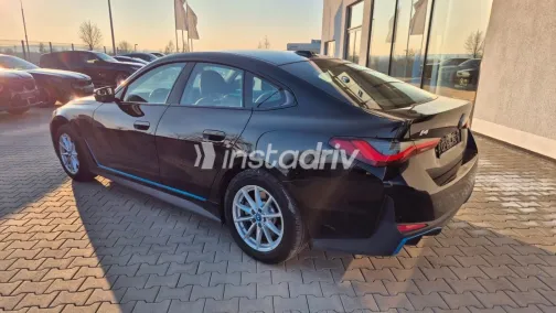 بي ام دبليو I4 2023 أبيض مستعملة للبيع - 1