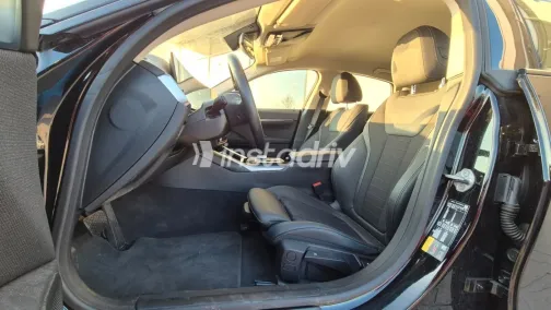 بي ام دبليو I4 2023 أبيض مستعملة للبيع - 9