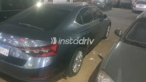 سكودا سوبيرب 2021 أبيض مستعملة للبيع - 3