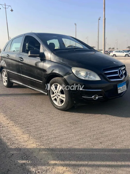 مرسيدس B 150 2009 أبيض مستعملة للبيع - 2