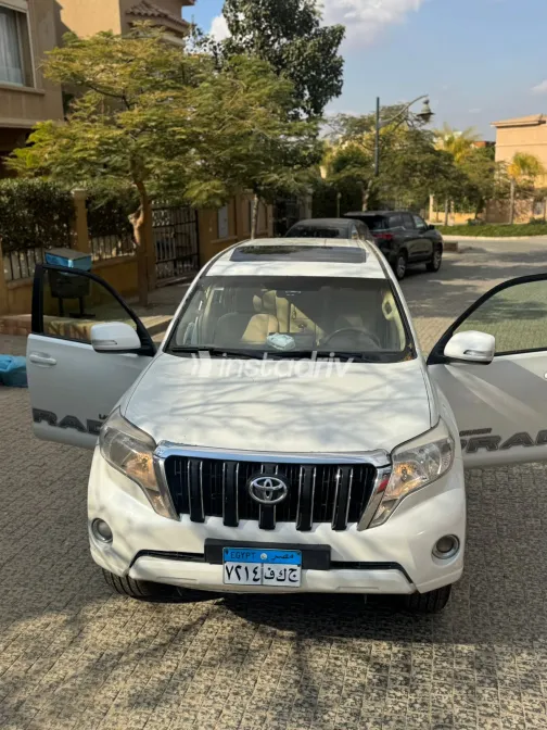 Toyota Prado 2015 White Used for Sale - 3