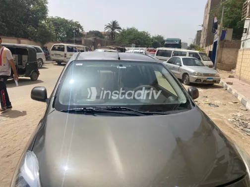 نيسان صنى 2013 أبيض مستعملة للبيع - 2